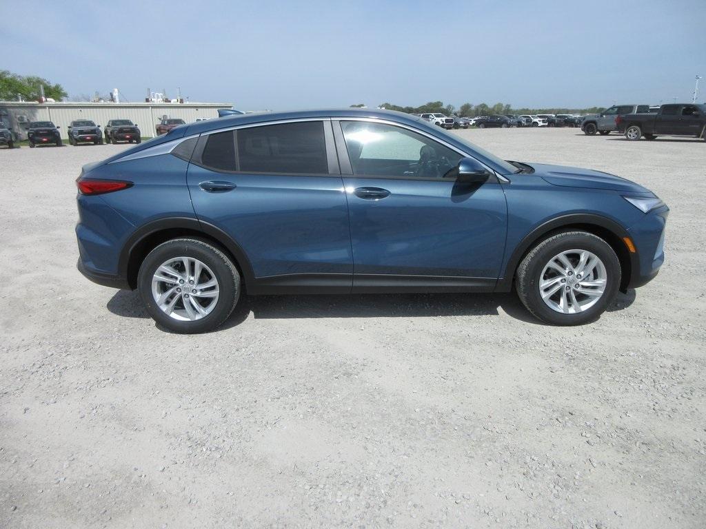 new 2025 Buick Envista car