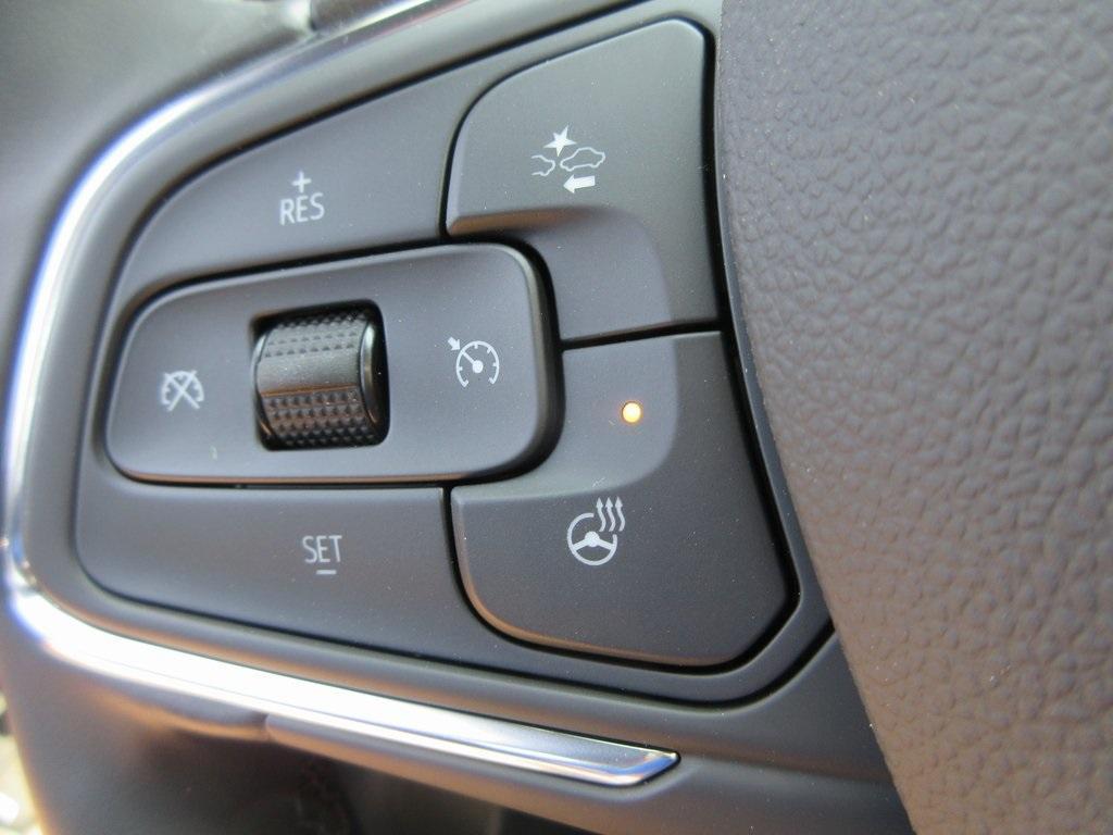 new 2025 Buick Envista car, priced at $28,272