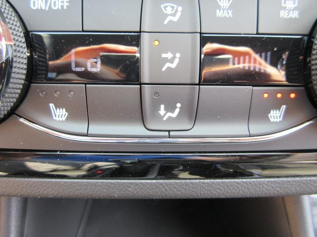 new 2025 Buick Envista car, priced at $28,272