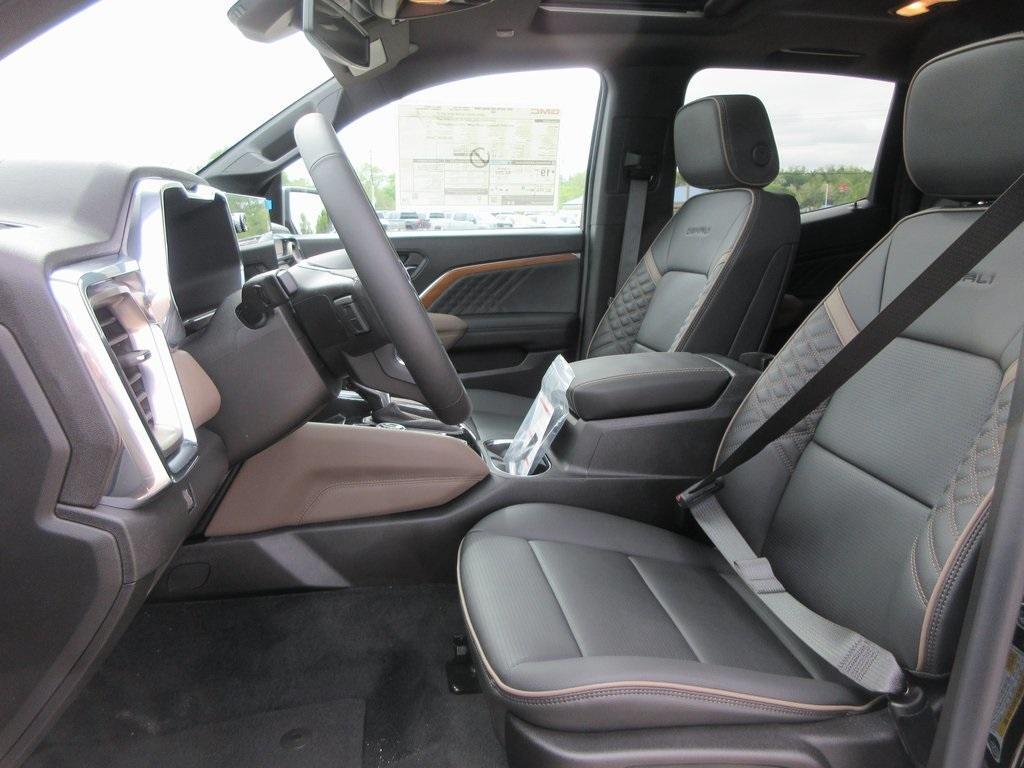 new 2025 GMC Canyon car, priced at $52,698