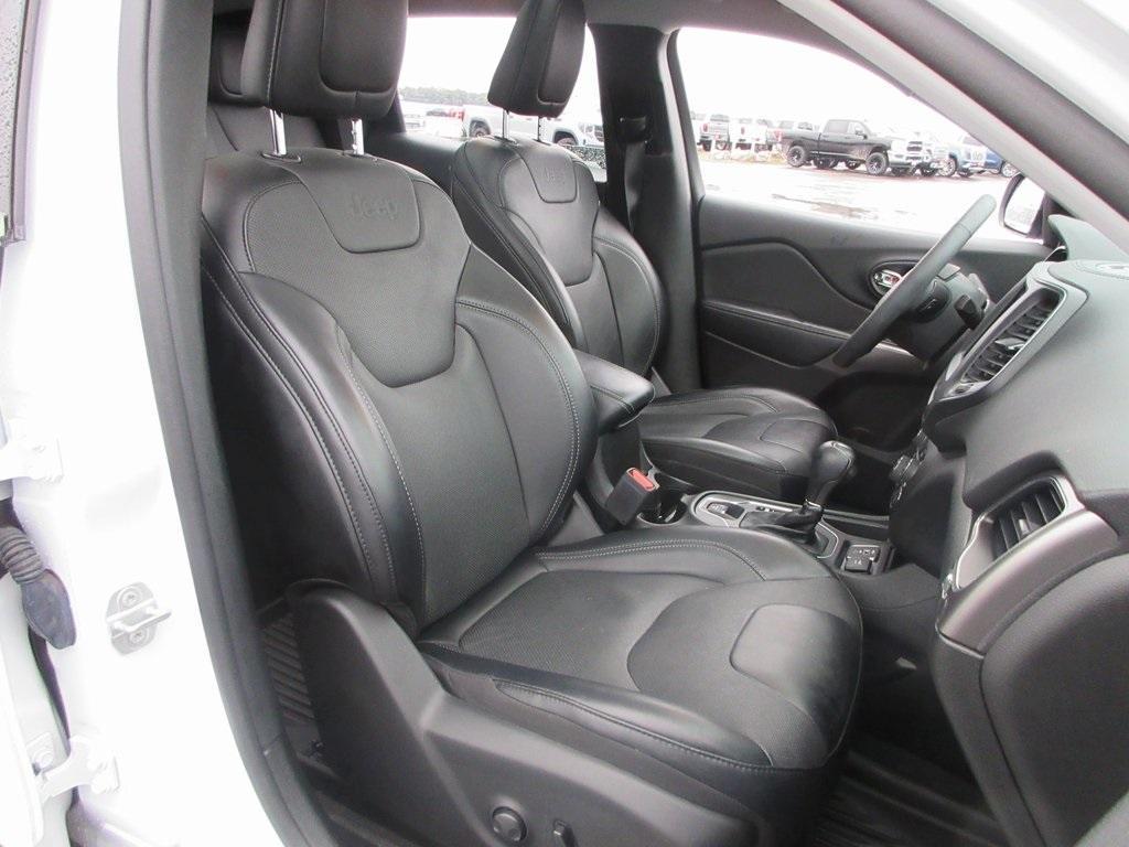 used 2022 Jeep Cherokee car, priced at $22,995