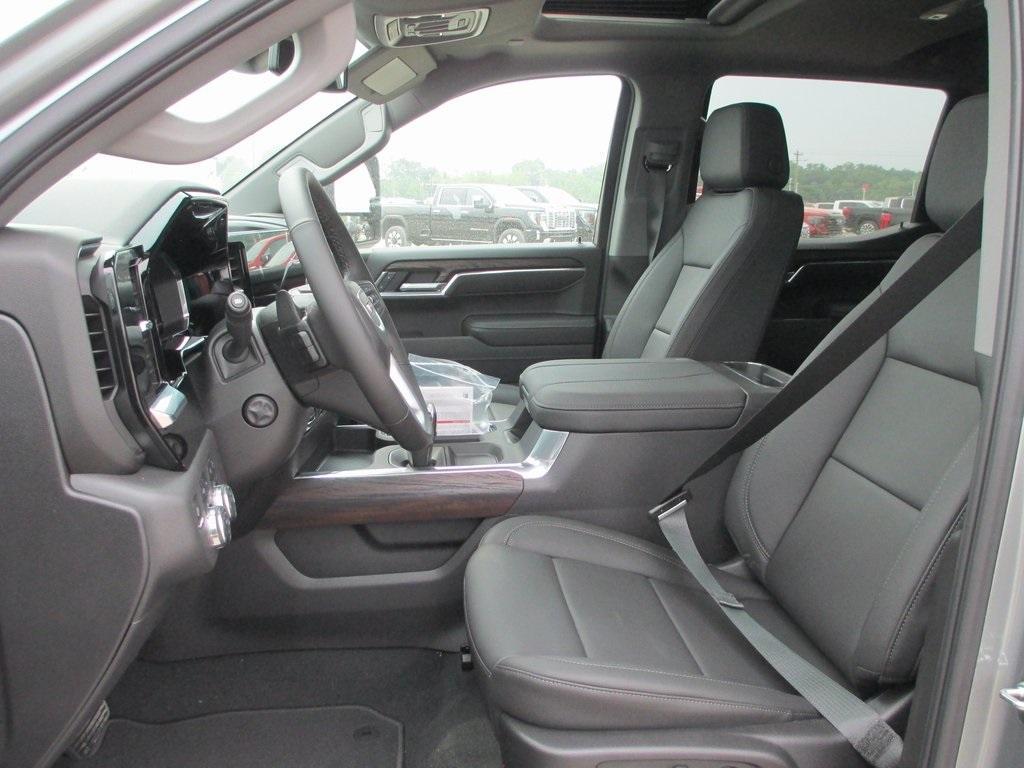 new 2025 GMC Sierra 1500 car, priced at $63,032