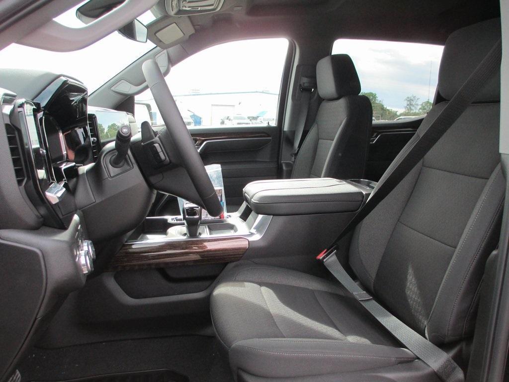 new 2025 GMC Sierra 1500 car, priced at $53,549