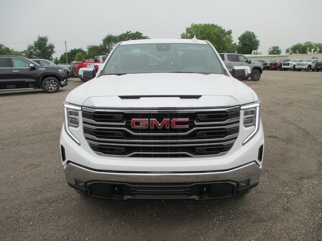 new 2025 GMC Sierra 1500 car, priced at $55,249