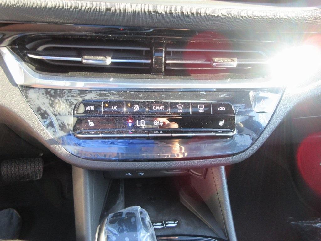 new 2025 Buick Envista car