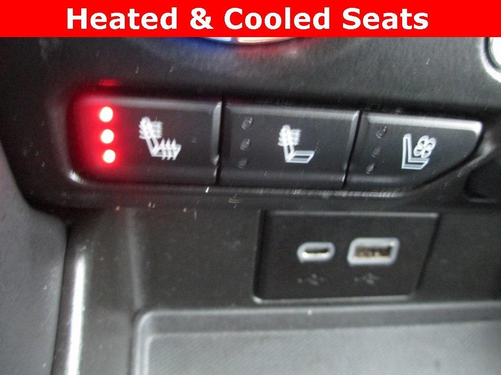 used 2022 GMC Yukon XL car, priced at $39,995