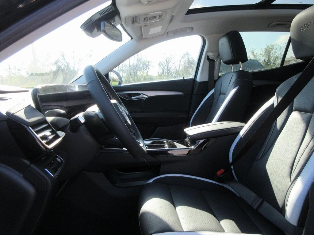 new 2025 Buick Envision car, priced at $37,084