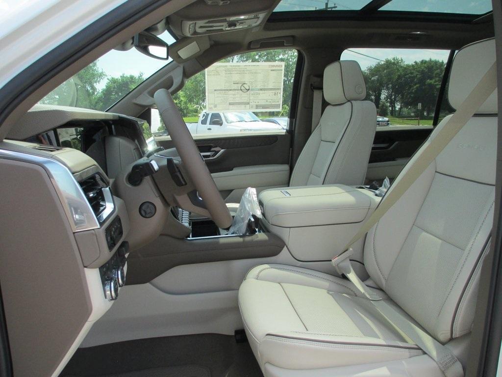 new 2025 GMC Yukon XL car