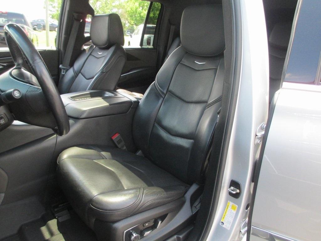 used 2018 Cadillac Escalade ESV car, priced at $35,995