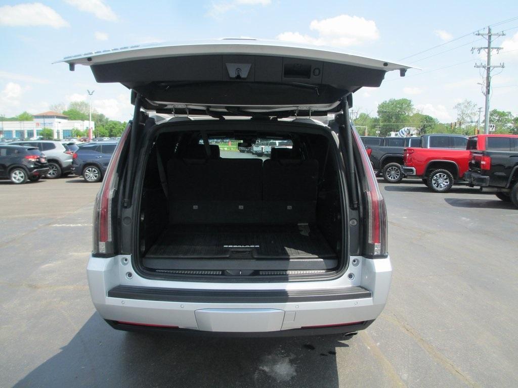 used 2018 Cadillac Escalade ESV car, priced at $35,995