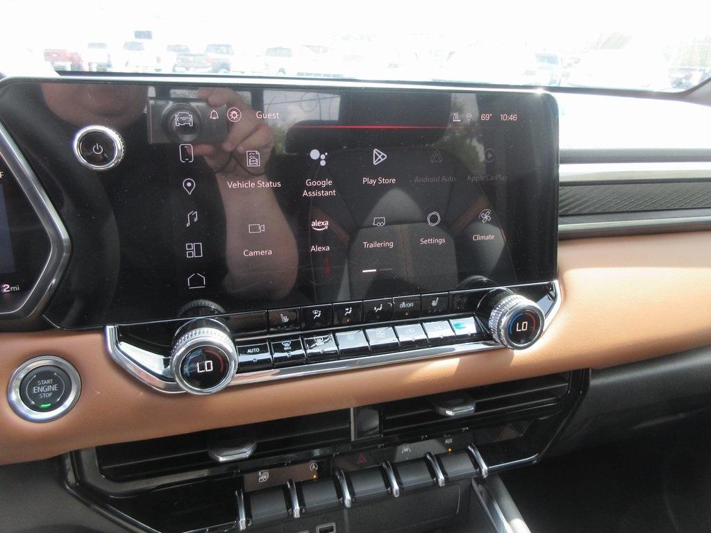 new 2025 GMC Canyon car, priced at $45,338