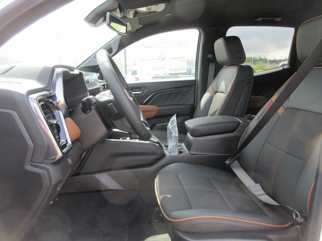 new 2025 GMC Canyon car, priced at $45,338