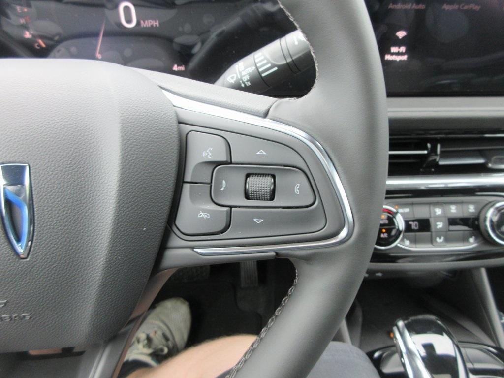 new 2025 Buick Envista car, priced at $29,267