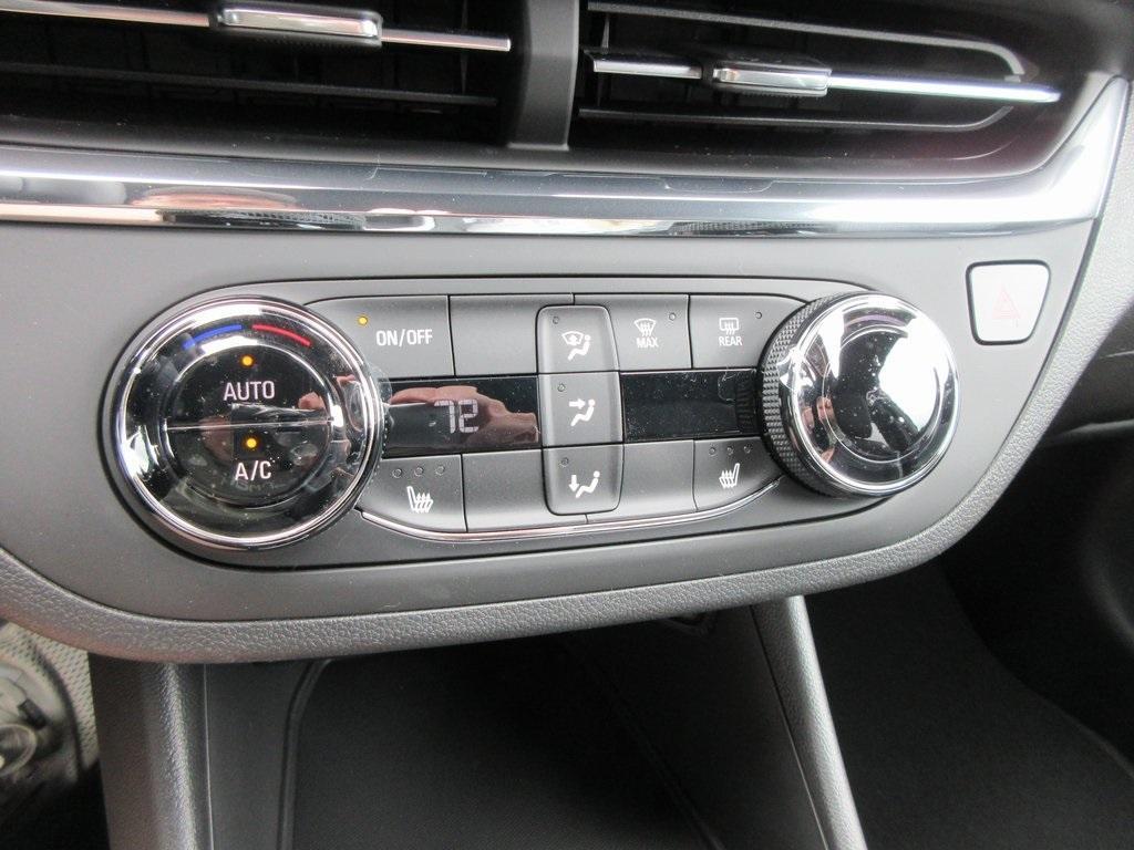 new 2025 Buick Envista car, priced at $25,667