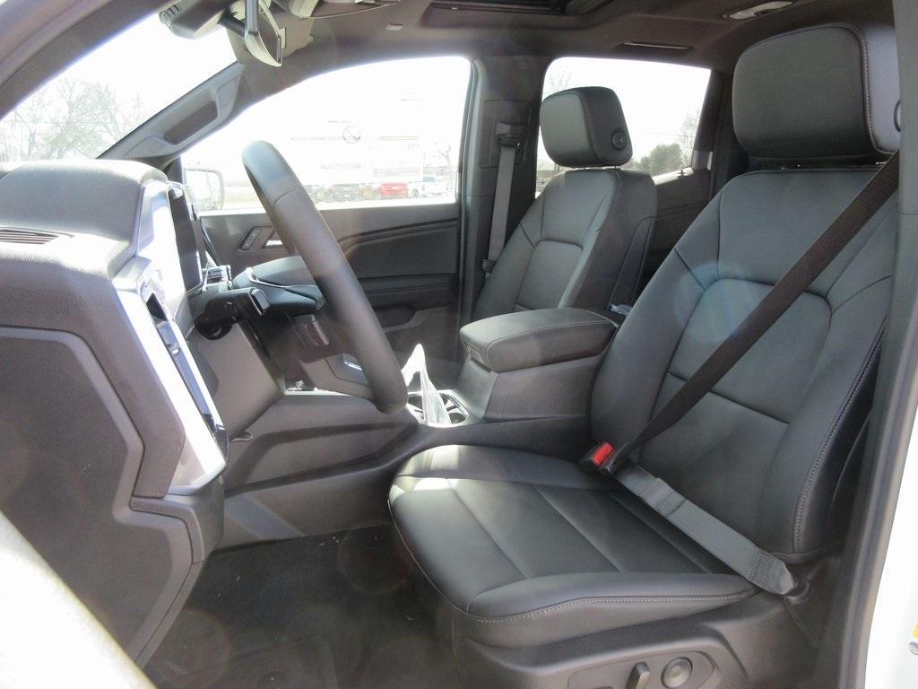 new 2025 GMC Canyon car, priced at $46,266
