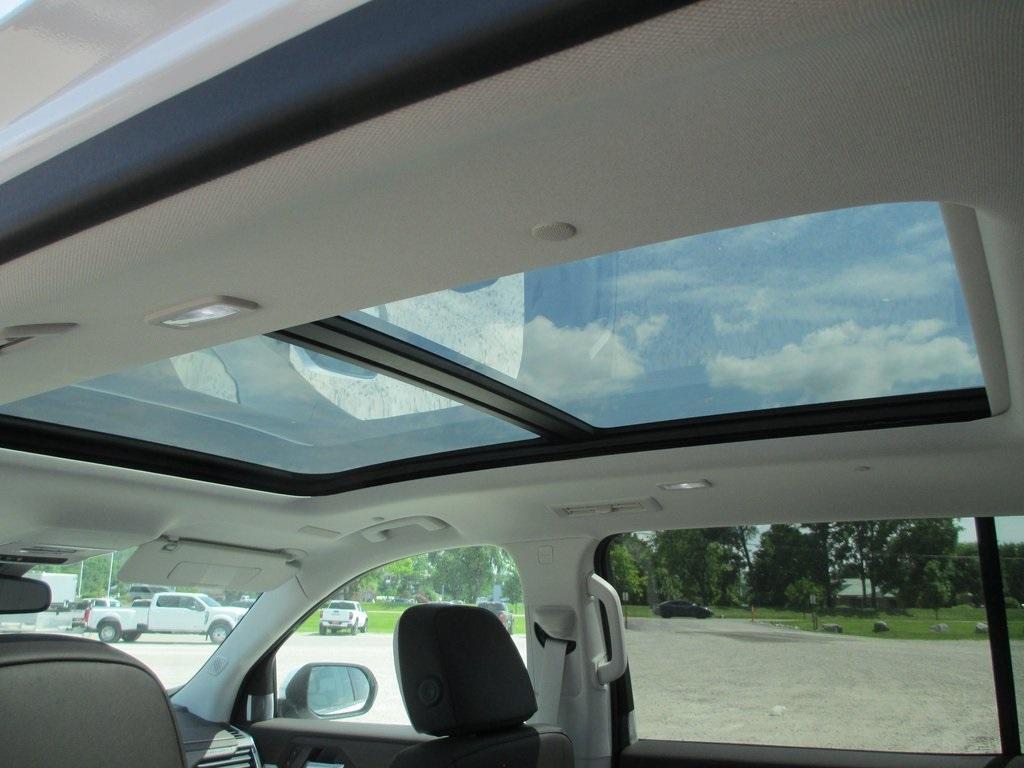 new 2025 GMC Acadia car, priced at $59,723
