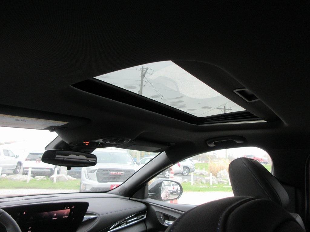 new 2025 Buick Envista car, priced at $28,172