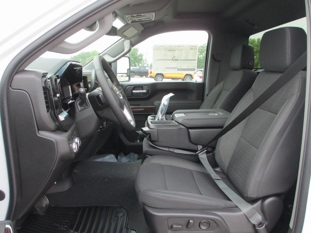 new 2025 GMC Sierra 2500 car, priced at $53,302