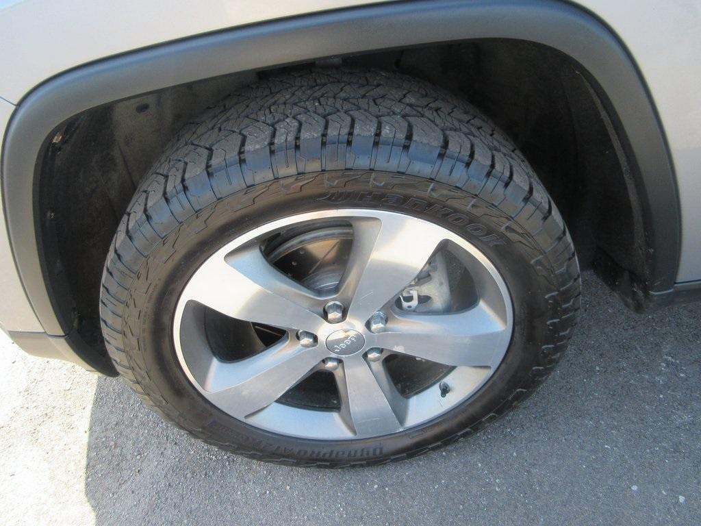 used 2015 Jeep Grand Cherokee car, priced at $11,995