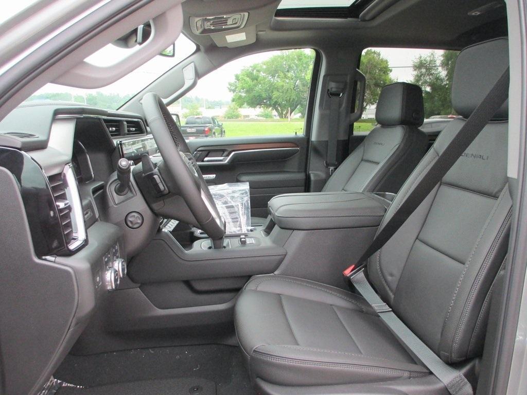 new 2025 GMC Sierra 1500 car, priced at $64,195