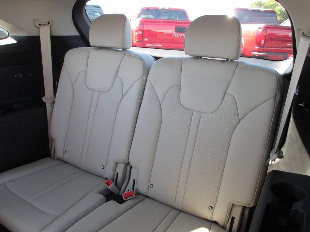 used 2025 Kia Sorento Hybrid car, priced at $34,995