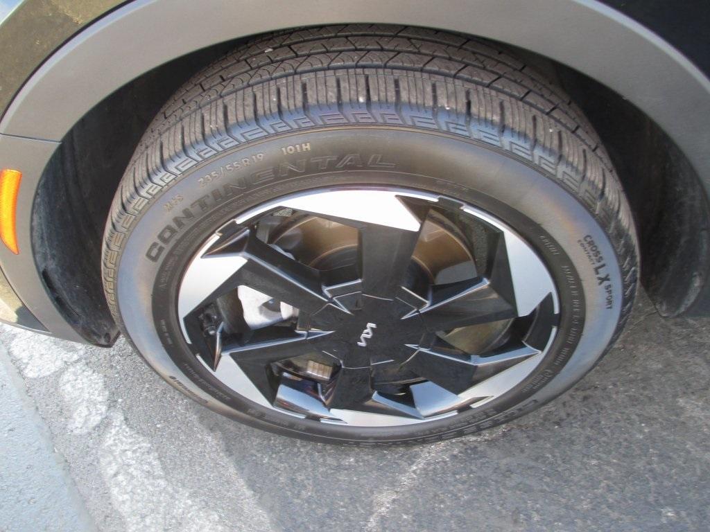 used 2025 Kia Sorento Hybrid car, priced at $34,995