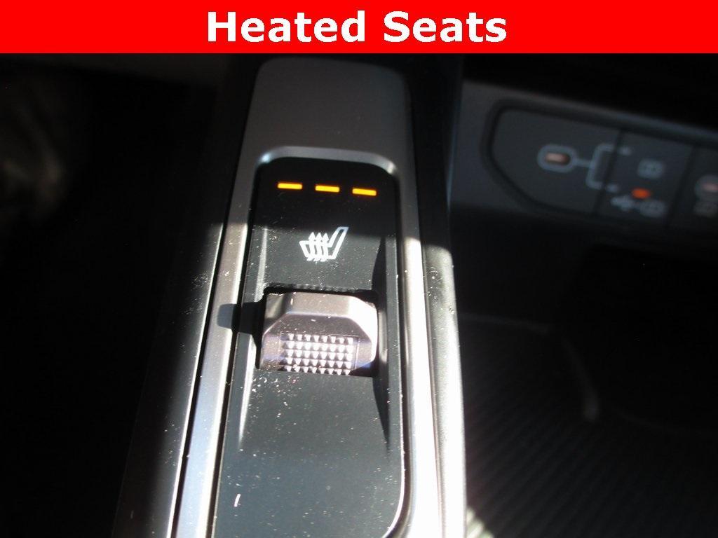 used 2025 Kia Sorento Hybrid car, priced at $34,995