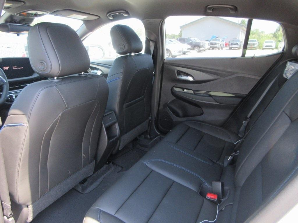 new 2025 Buick Envista car