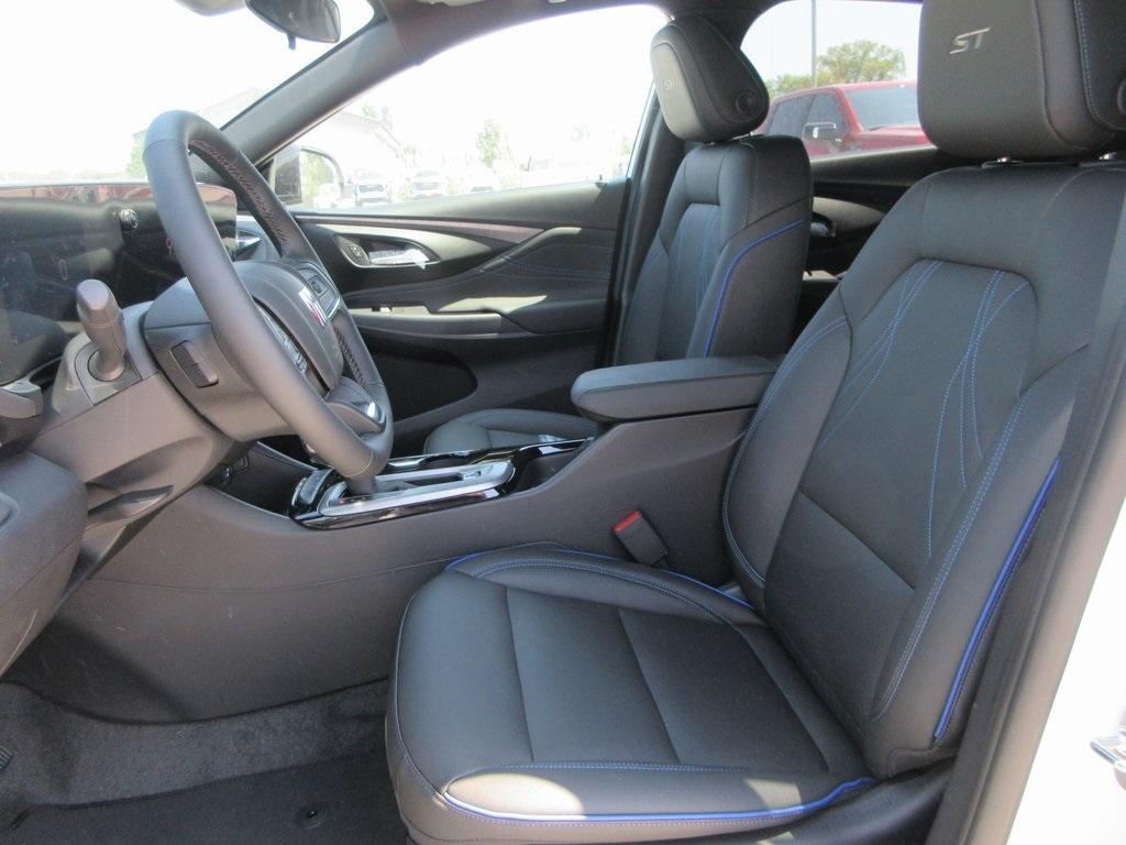 new 2025 Buick Envista car