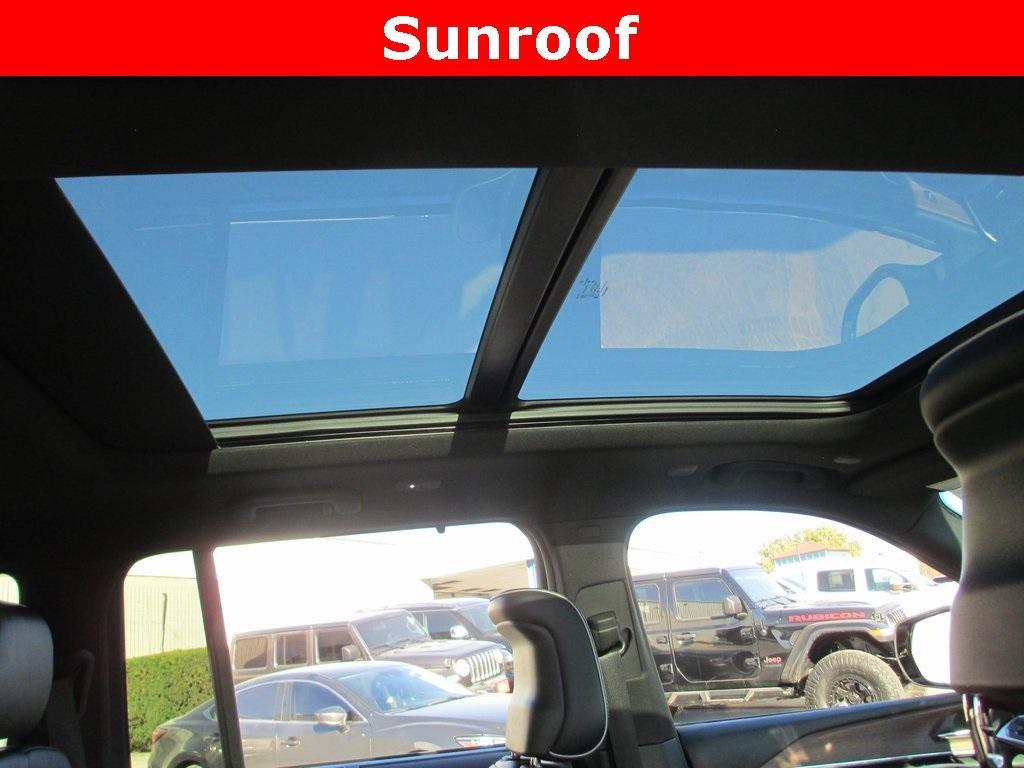 used 2022 Jeep Grand Cherokee car, priced at $38,995