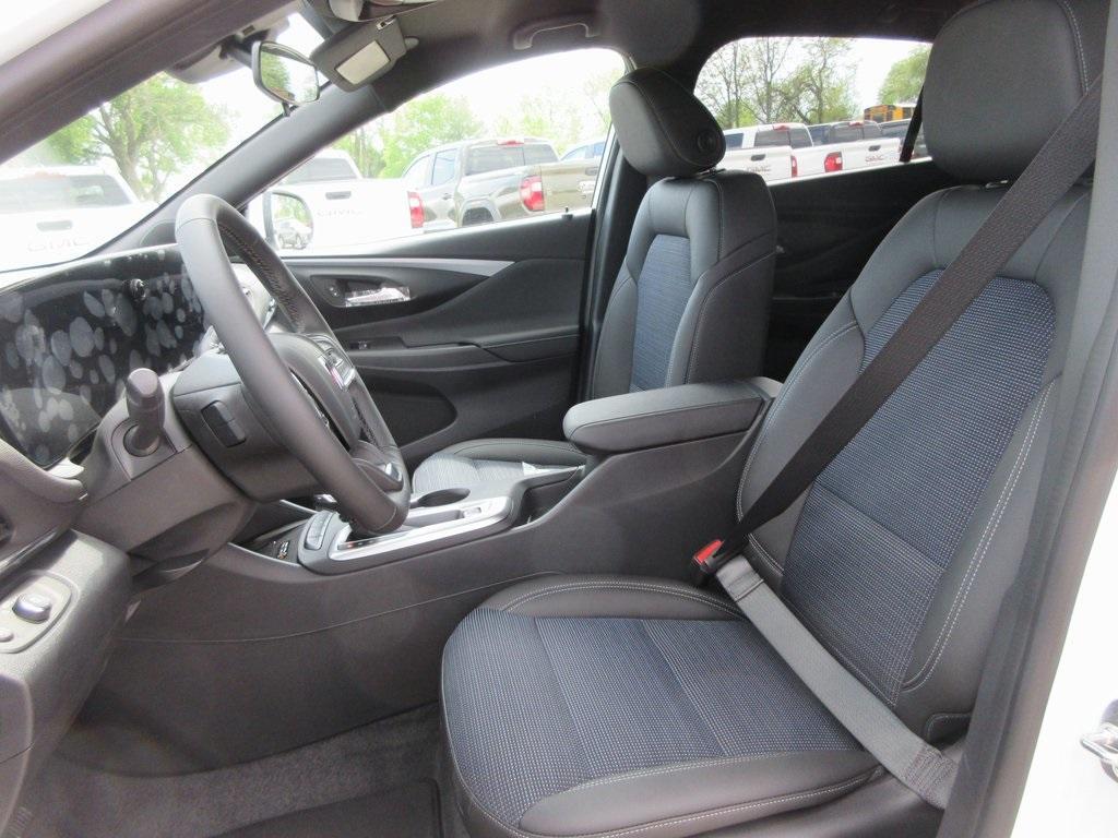 new 2025 Buick Envista car, priced at $26,307
