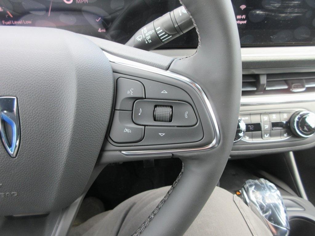 new 2025 Buick Envista car, priced at $26,307