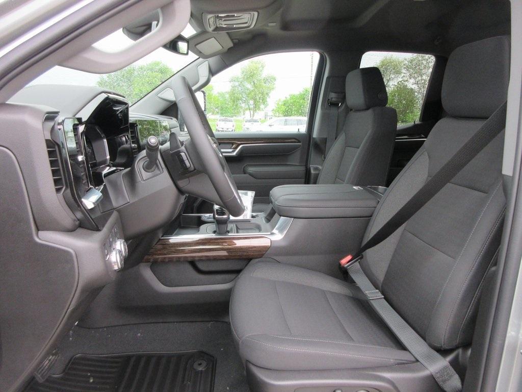 new 2025 GMC Sierra 1500 car, priced at $51,902