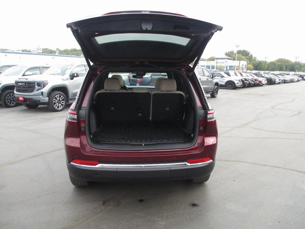 used 2024 Jeep Grand Cherokee car, priced at $36,995