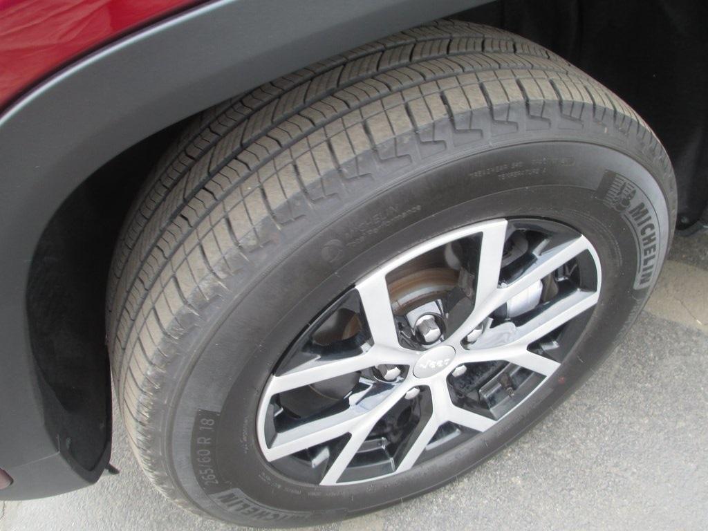 used 2024 Jeep Grand Cherokee car, priced at $36,995
