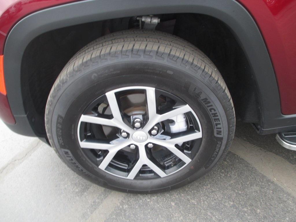 used 2024 Jeep Grand Cherokee car, priced at $36,995