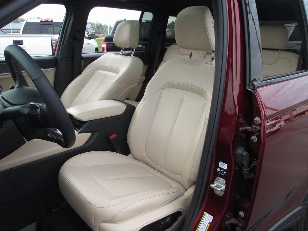 used 2024 Jeep Grand Cherokee car, priced at $36,995