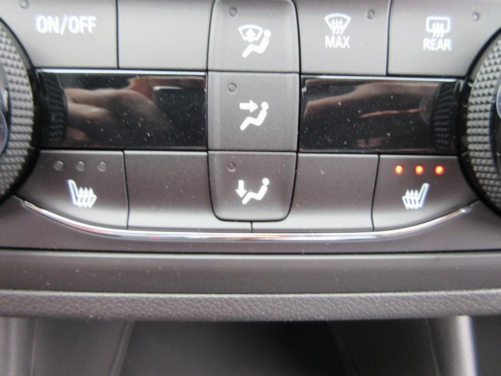 new 2025 Buick Envista car