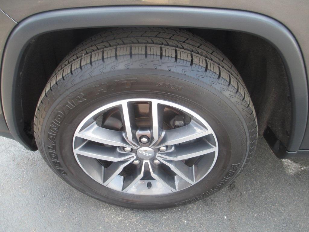 used 2018 Jeep Grand Cherokee car, priced at $17,995