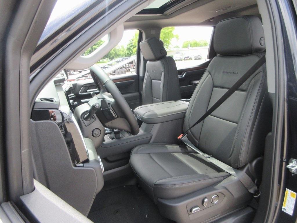 new 2025 GMC Sierra 1500 car, priced at $66,912