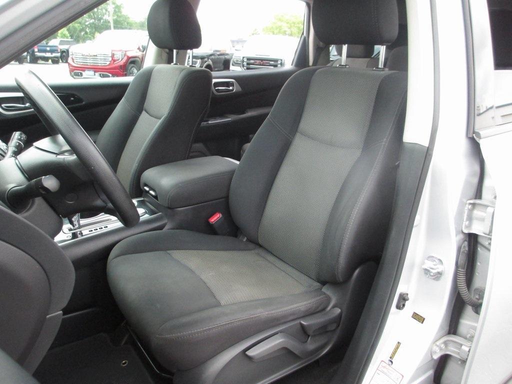 used 2017 Nissan Pathfinder car, priced at $7,995