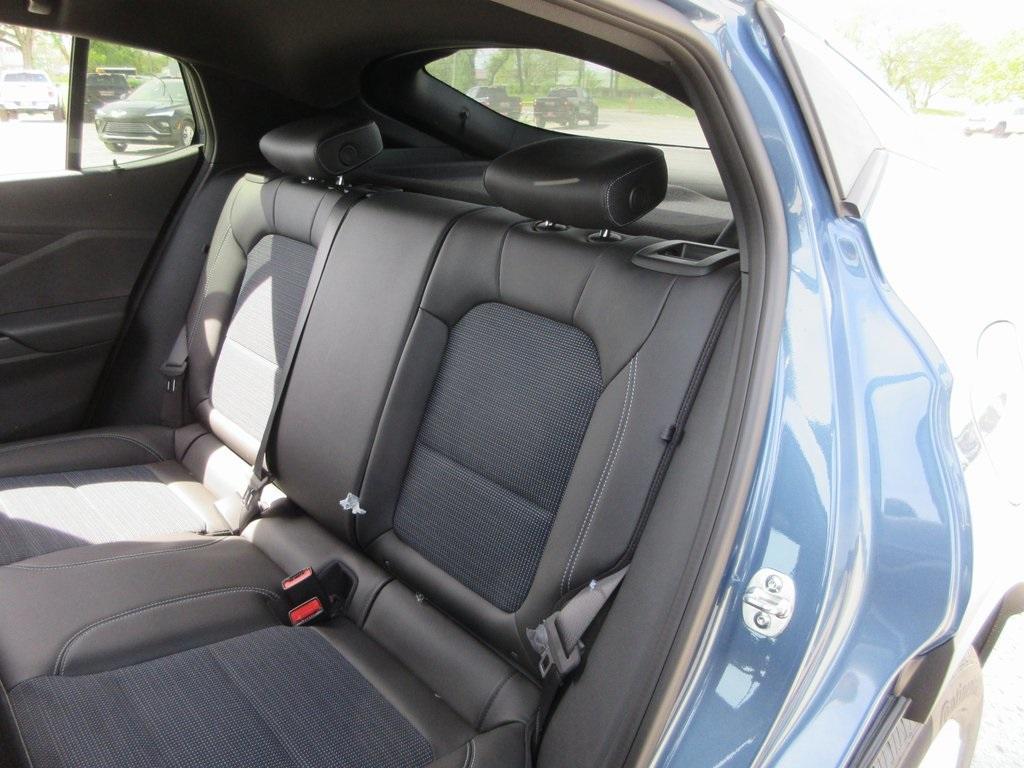 new 2025 Buick Envista car, priced at $25,667
