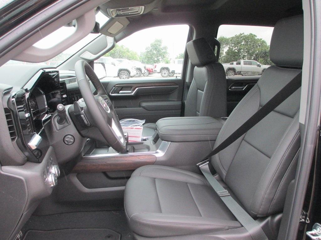 new 2025 GMC Sierra 1500 car, priced at $57,028