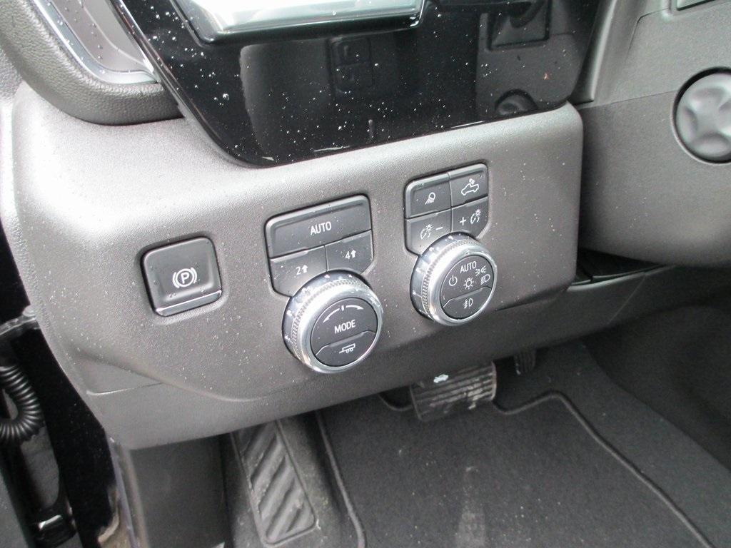 new 2025 GMC Sierra 1500 car, priced at $57,028