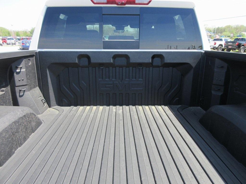 new 2025 GMC Sierra 1500 car, priced at $65,136