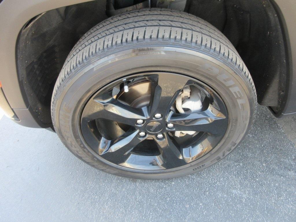 used 2022 Jeep Grand Cherokee L car, priced at $29,495