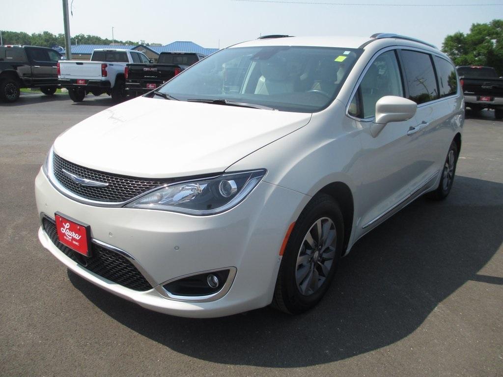 used 2019 Chrysler Pacifica car, priced at $17,995