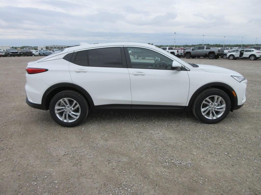 new 2025 Buick Envista car, priced at $24,396