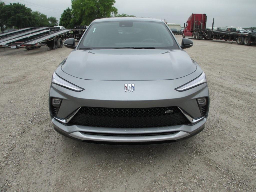 new 2025 Buick Envista car, priced at $28,272