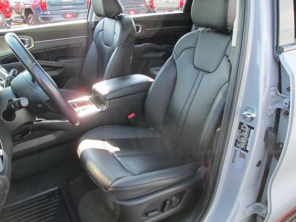 used 2023 Kia Sorento car, priced at $21,995